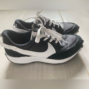 Men’s Nike Waffle Debut